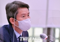 [TF포토] 질의에 답변하는 이인영 통일부 장관
