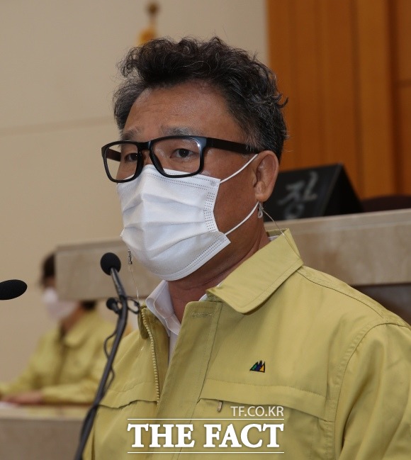 포항시의회 정종식 의원이 포항시의 각종 위원회와 위원들이 특혜성 시비 및 전문성 부족 등의 문제점을 드러내고 있다며 이에 대한 인적 쇄신의 필요성을 제기했다./포항시의회 제공