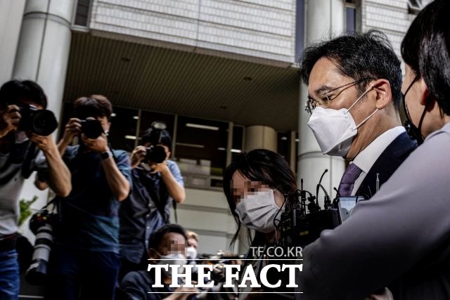 삼성 불법승계 의혹 사건이 판사 3인 이상이 합의해 판결을 내리는 합의부로 배당된다. 사실관계와 쟁점이 복잡한 사건인 점이 고려됐다./더팩트 DB