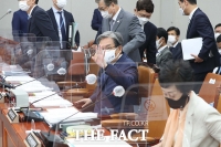 [TF포토] 밝은 표정으로 인사하는 노영민 비서실장