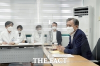  [TF이슈] '해킹 아닌가요?'…文, 간호사 격려 '편가르기' 파문