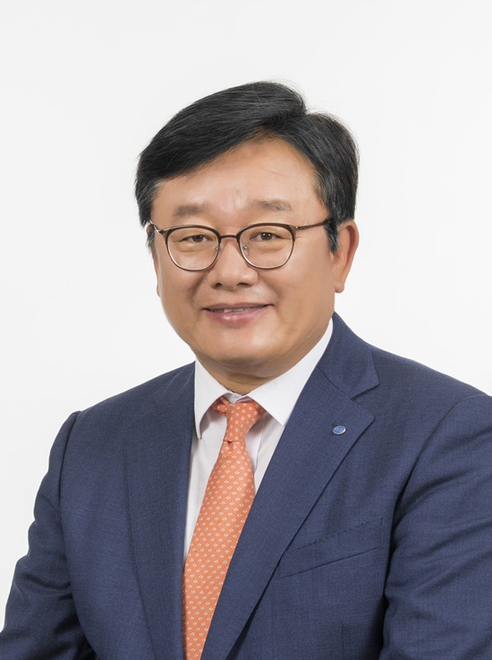 DGB금융지주는 3일 그룹임원후보추천위원회를 개최해 임성훈 부행장을 13대 DGB대구은행장 최종 후보자로 선정했다고 밝혔다. /DGB금융지주 제공