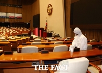  [속보] 국회, 출입기자 이어 '국민의힘' 당직자도 확진 판정