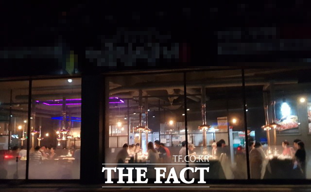 지난 5일 오후 전북 남원시의 한 식당에 손님들로 가득 차 있다. /남원=이경민 기자