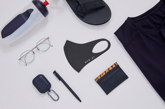 효성티앤씨가 국내 애슬레저 브랜드 안다르와 실내외 운동 때는 물론 일상에서 편안하게 착용할 수 있는 마스크를 출시했다고 7일 밝혔다. /효성티앤씨 제공