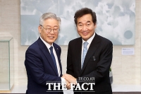  차기 대선후보 지지도 '이재명 23% vs 이낙연 22%' 박빙