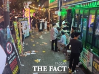  [TF현장] 코로나19 재확산에도 20대들은 '딴세상'…술집마다 북새통