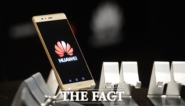 SK하이닉스의 매출에서 화웨이가 차지하는 비중은 11.4%다. SK하이닉스는 반도체 분야에서만 사업을 하는 만큼 실적 타격에 대한 우려가 커지고 있다. /더팩트 DB