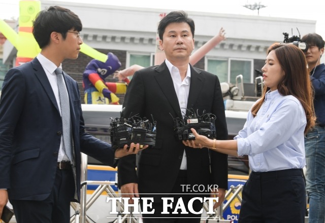 양현석 전 YG엔터테인먼트 대표가 9일 첫 재판에서 모든 혐의를 인정했다. 사진은 지난해 8월 서울지방경찰청 지능범죄수사대에 피의자 신분으로 출석한 양 전 대표의 모습. /김세정 기자