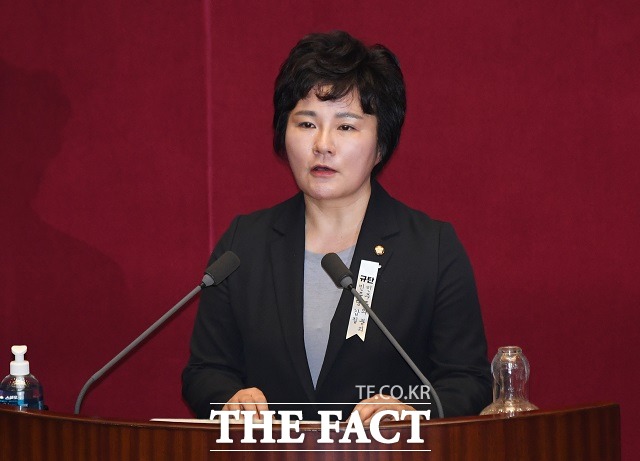 4·15 총선 당시 재산 11억 원을 허위로 신고했다는 의혹을 받는 조수진 국민의힘 의원이 9일 여러 법조인들이 여당, 여당 2중대 의원들을 선거관리위원회에 신고했다고 제 보좌진들에게 알려왔다라고 밝혔다. /배정한 기자