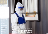  아스트라제네카, 백신 부작용에 임상 중단…주가 6% 급락