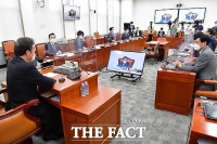 [TF사진관] 코로나가 바꾼 '’온택트 의원총회'