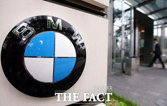 BMW는 지난달 7252대를 판매하면서 업계 1위에 이름을 썼다. /더팩트 DB