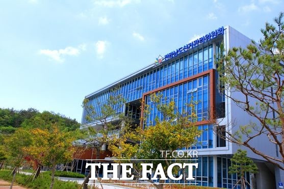 전라남도선거관리위원회는 제21대 국회의원선거에서 교통편의·음식물 등을 제공받은 선거구민 15명에게 총 1000여만 원의 과태료를 부과한다. 사진은 전라남도선거관리위원회 청사 전경./ 전남도선관위 제공