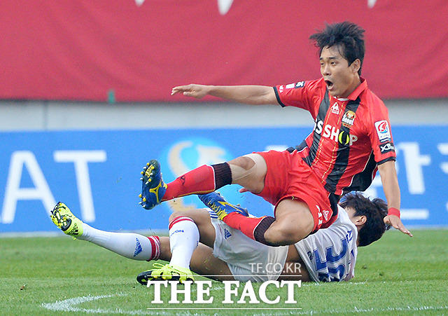 13일 열린 FC서울-수원(1경기)전과 강원FC-포항(2경기), 부산-인천(3경기)전을 대상으로 실시한 축구토토 스페셜 49회차 트리플 게임에서 152명의 축구팬이 3경기의 최종 스코어를 정확히 맞히며 적중에 성공했다./더팩트 DB