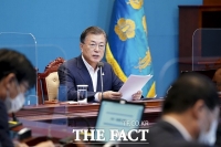  文대통령 '방역 조치 강화 재발시 소상공인 영향 정밀 분석'