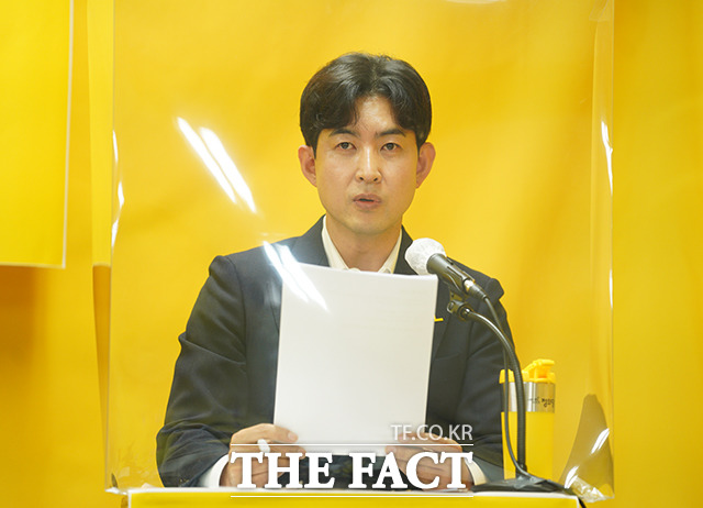 발언하는 박창진 후보
