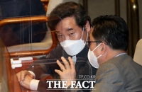 [TF초점] 바람 잘 날 없는 '이낙연호'…윤미향 논란 결단 주목