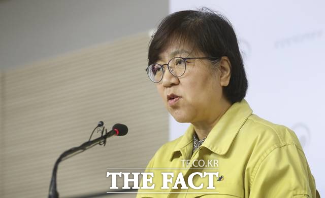 방역당국이 추석 연휴 지역 간 이동을 최소화해 줄 것을 다시 한번 당부했다. 사진은 정은경 질병관리청장. /더팩트DB