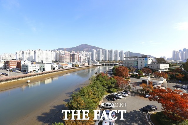 부산환경공단은 행정안전부가 주최한 ‘제9회 대한민국 지식대상’에서 특별상을 수상했다. 사진은 부산환경공단 본부청사 전경. /부산환경공단 제공