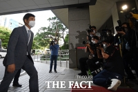 [TF포토] 법원 출석하는 김병욱 의원