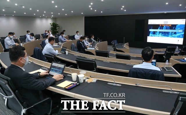 신한카드가 2020년 하반기 임원 워크샵을 열고 2021년 사업전략 및 미래 경쟁력 강화방안을 논의했다고 25일 밝혔다. /신한카드 제공