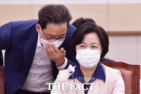 [속보] 검찰, '군 특혜 휴가 의혹' 추미애·아들 무혐의