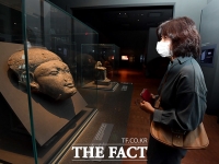 [TF포토] 국립중앙박물관 찾은 관람객들