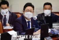  황희, '추 장관 의혹' 당직사병에 사과 '과한 표현, 마음에 상처'