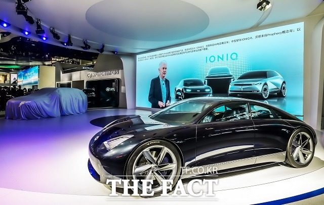 현대차는 지난달 26일 개최된 베이징 모터쇼에서 지난 3월 온라인으로만 공개한 바 있는 EV 콘셉트카 프로페시를 세계 최초로 공개했다. /현대차 제공