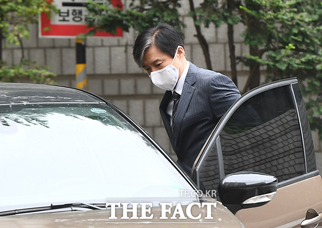 조국 전 법무부 장관이 법원의 개천절 차량집회 허용 결정을 감수하겠다고 밝혔다./이동률 기자