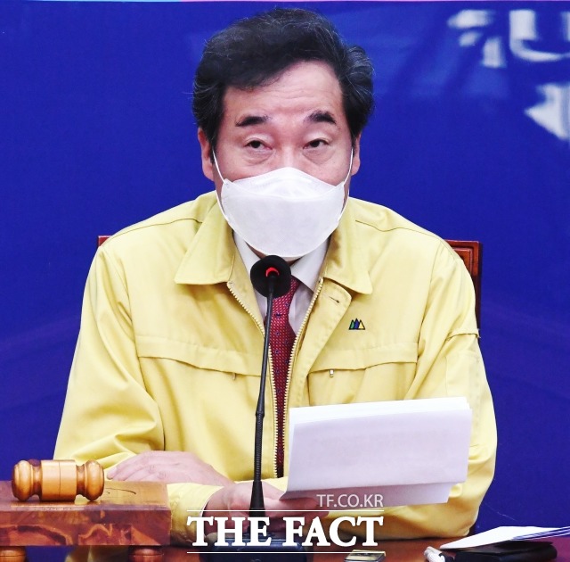 5일 이낙연 더불어민주당 대표는 상대가 정쟁해도 우리는 정책으로 가야 한다며 국감 대비를 주문했다. 지난달 28일 열린 민주당 최고위에서 발언하는 이 대표. /이새롬 기자