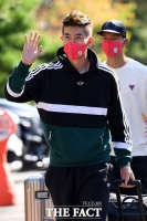 [TF포토] 조현우, '반갑게 손 흔들며~'