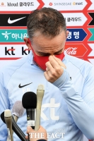 [TF포토] 고심하는 벤투 감독