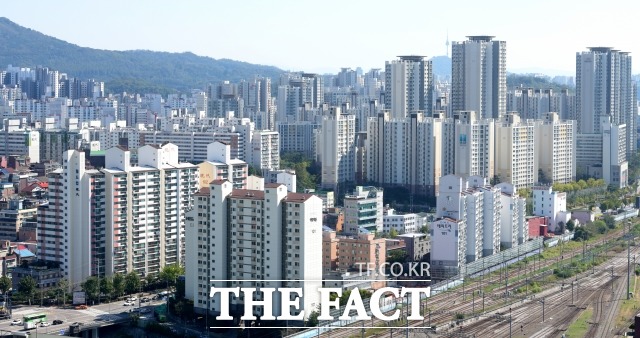 지난달 전국 주택 월세는 전월 대비 0.13% 올랐다. 사진은 서울 은평구 수색 일대. /임세준 기자