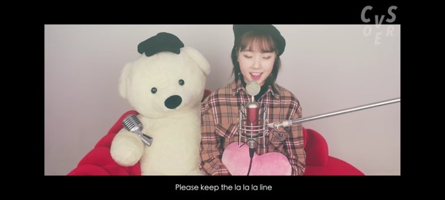 하연은 데뷔 전 유튜브에 종종 커버 영상을 올렸고 팬들 사이에선 그 언니에 그 동생이라는 평가를 받았다. /커버 영상 캡처