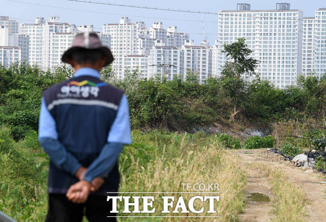 한국감정원이 발표한 10월 1주 전국 주간 아파트 가격 동향에 따르면 서울 아파트값 변동률은 0.01%, 전국 0.08% 상승했다. /임세준 기자