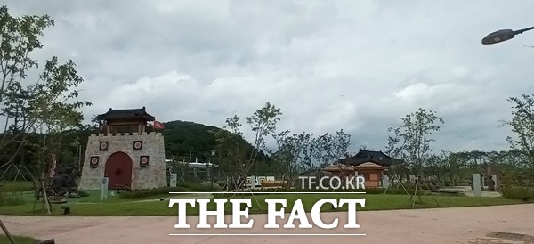 경북 영천시 신풍류 화랑벨트 화랑 설화마을이 13일부터 시범운영 후 오는 27일 정식 개관 한다.사진은 화랑설화마을 전경./영천시제공