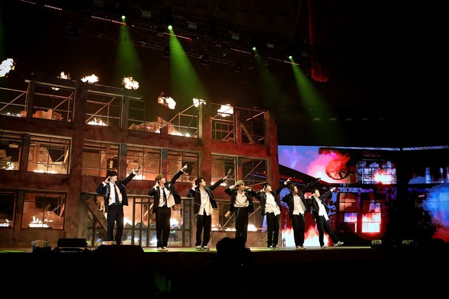 방탄소년단이 10일 온라인 콘서트 BTS OF THE SOUL ON:E을 개최했다. 시청각과 마음을 사로잡은 150분이었다. /빅히트 제공