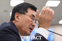  사흘에 한번 소환도…검찰 '마구잡이' 출정조사 여전