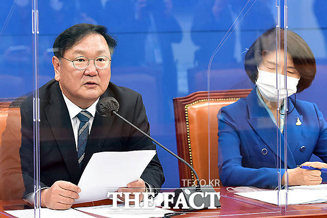 김태년 더불어민주당 원내대표는 13일 야당의 근거없는 의혹제기가 도를 넘었다고 비판했다. /이새롬 기자