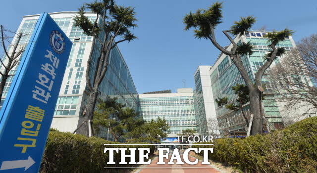 전북도체육회는 거리두기 1단계 완화에 따라 전북 전주 국민체육센터 수영장을 재개장했다고 14일 밝혔다. /전북도체육회