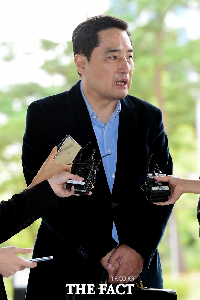 강용석 변호사가 박수현 전 청와대 대변인에 대한 허위 사실을 공표한 혐의로 15일 재판에 넘겨졌다. /남용희 기자