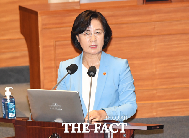 네이버가 추미애 법무부 장관 검색과 관련해 뉴스 결과를 찾기 어렵다는 정치권의 의혹 제기에 대해 검색 집계 시스템의 오류라고 해명했다. /배정한 기자