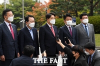 [TF포토] 대검 항의 방문해 발언하는 권성동