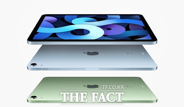 애플은 아이폰12에 들어가는 A14 바이오닉 칩이 탑재한 태블릿 PC 신제품 아이패드 에어 4세대를 공개했다. /애플 제공