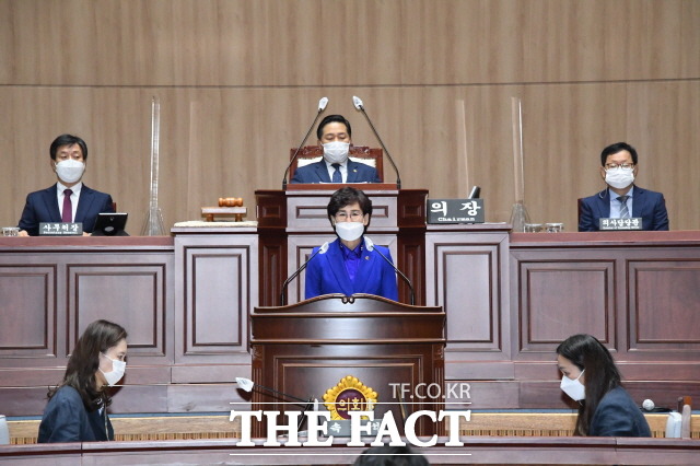 장휘국 광주시교육감의 핵심 혁신교육사업인 혁신학교와 희망교실사업이 제자리 걸음에 그치고 있다는 지적이 제기됐다./ 광주시 의회 제공