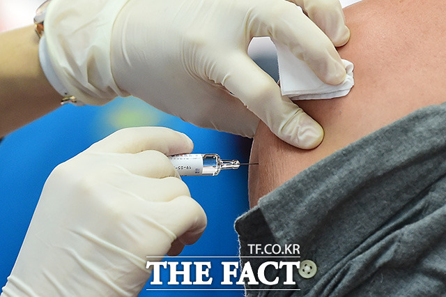 22일 대구에서 같은 백신으로 2번째 독감 예방접종 후 사망자가 발생했다. /더팩트DB