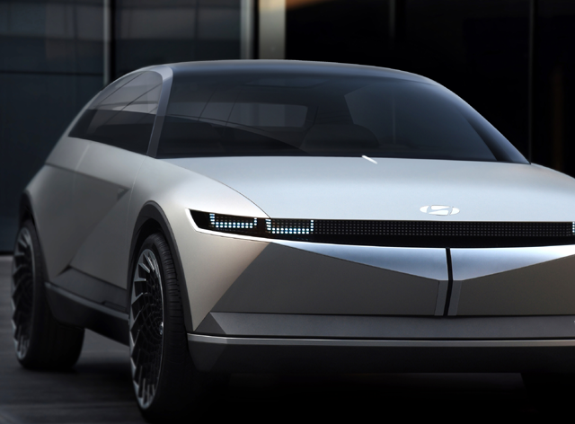 지난해 독일 프랑크푸르트 모터쇼에서 처음 공개된 전기차 콘셉트카 45는 2020 레드닷 어워드 본상을 수상했다. /현대자동차 제공
