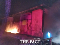  김제 농기계창고에서 화재…6000만 원 피해